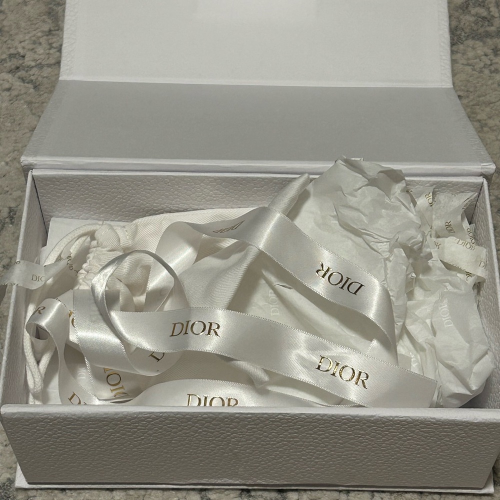 Dior Beige and Gold Embroidered Cosmetic Bag - Picture 4 of 5